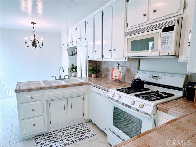 Building Photo - 11 Pebblewood