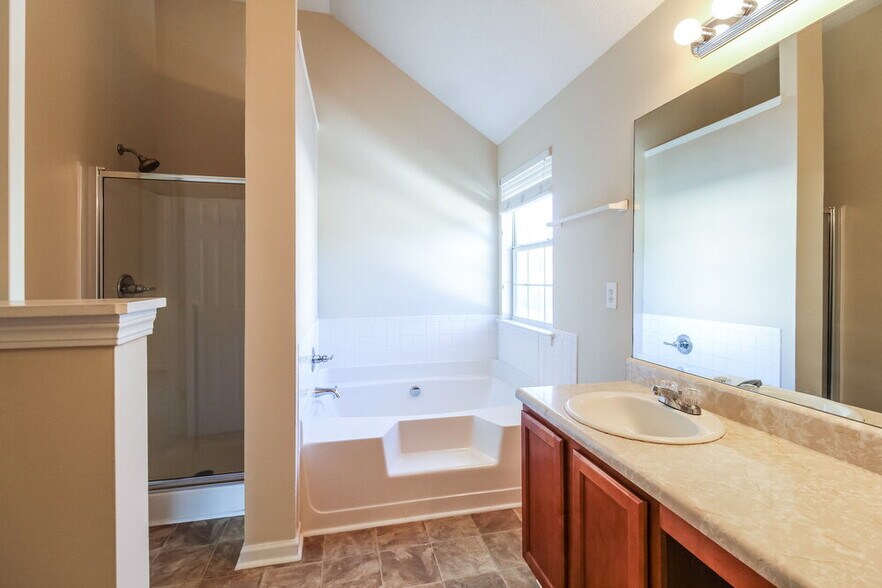 Building Photo - 824 Brisley Cir