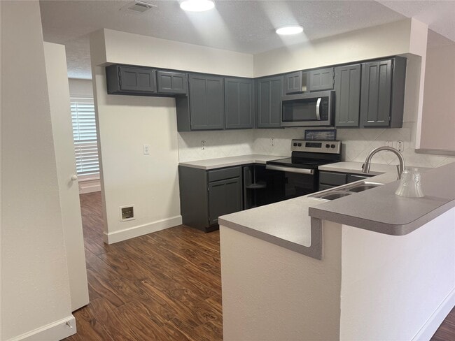 Building Photo - 17034 Coachmaker Dr