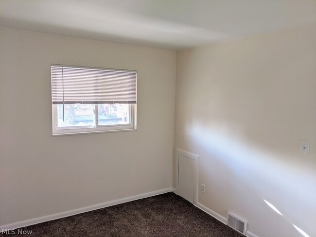 Building Photo - 1592 Ridgewick Dr