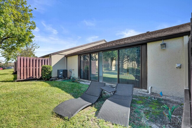 Building Photo - 630 Sea Pine Way