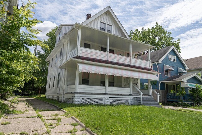 Building Photo - 3353 E 132nd St