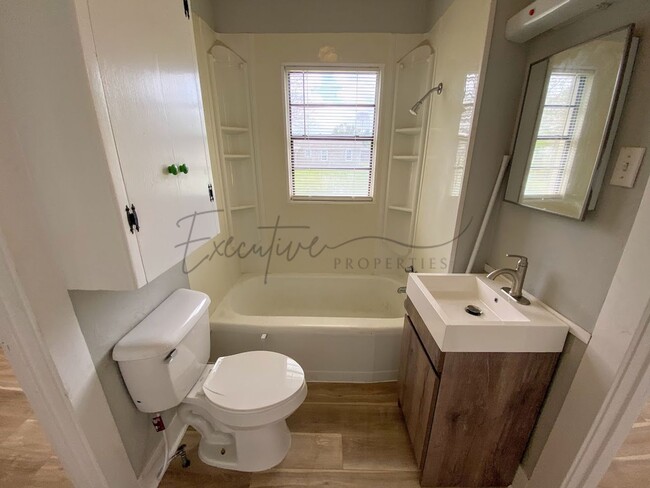 Building Photo - Newly renovated 3-Bedroom Home for Rent in...