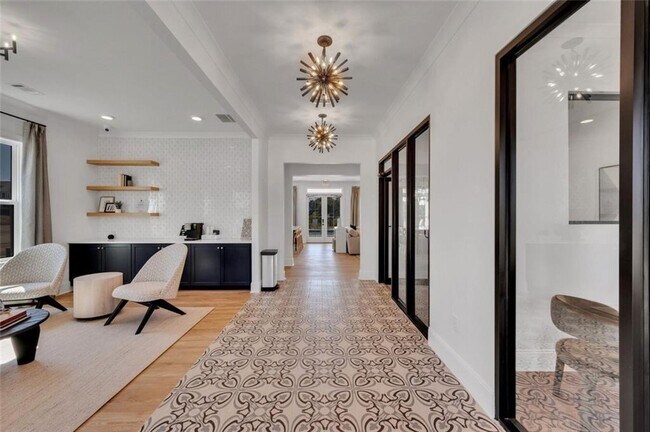 Building Photo - 10 American Ave