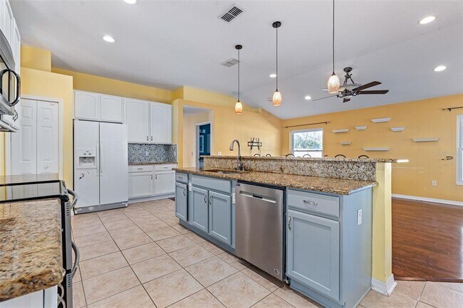 Building Photo - 33 Seamanship Trail