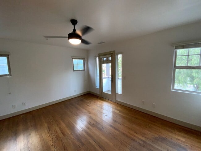 Building Photo - 445  E Avenue
