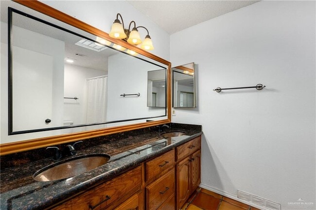 Building Photo - 15 El Rancho Rd