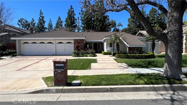 Primary Photo - 1854 N Carlsbad St