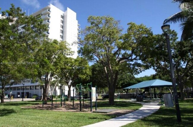 Building Photo - 7441 Wayne Ave