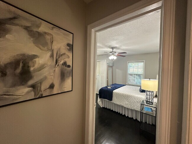 Building Photo - Beautifully Updated Decatur Home with Spacious Backyard! Move-In Special: Get approved and move i...