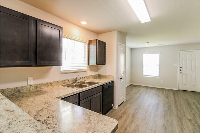 Building Photo - 2529 Grayling Dr