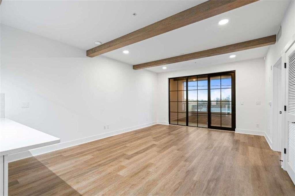 Building Photo - 346 Peters St SW