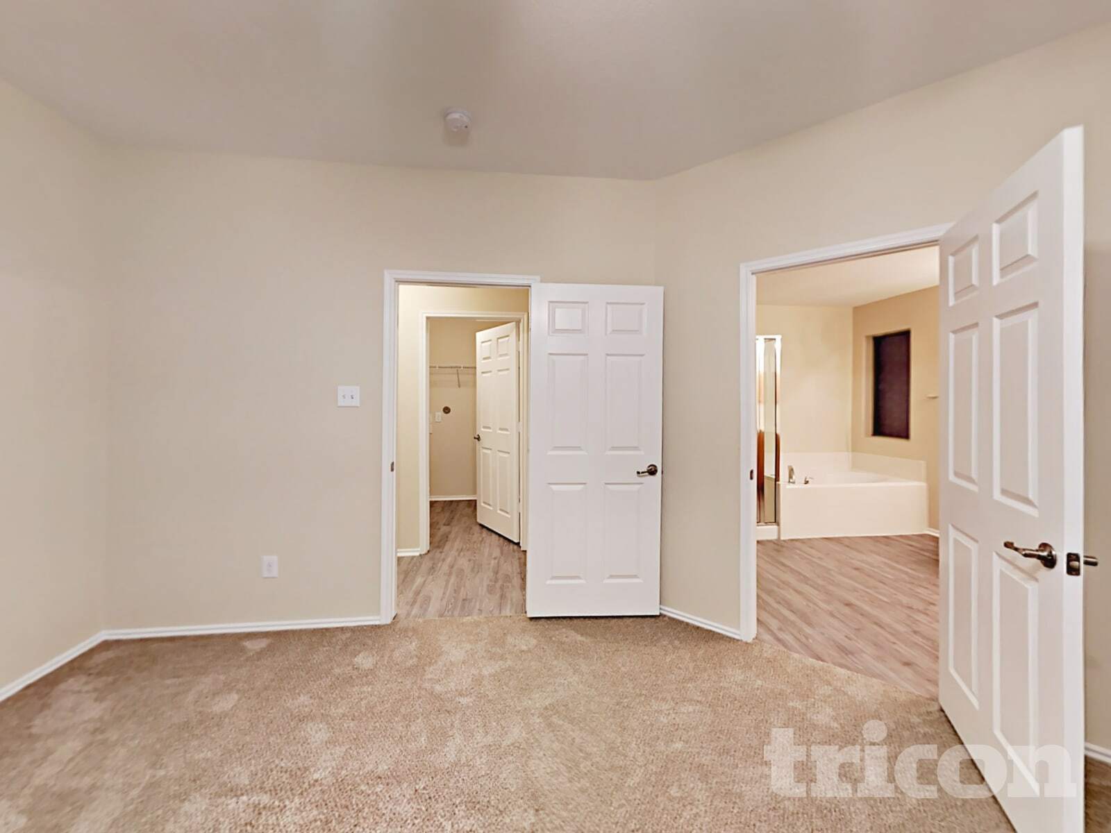 Building Photo - 10338 Whisper Bluff Dr
