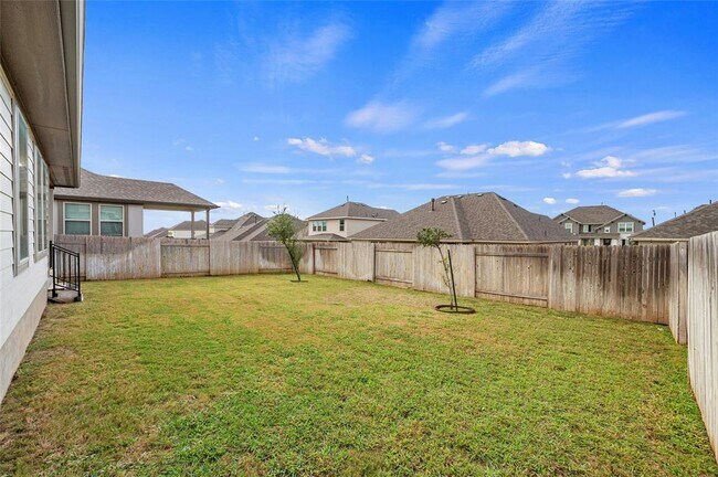 Building Photo - 116 Birkshire Dr