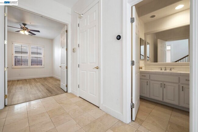 Building Photo - 3479 Gravina Pl