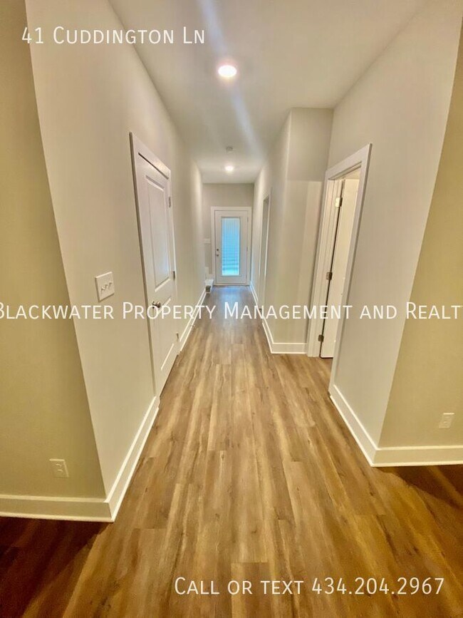 Building Photo - 41 Cuddington Ln