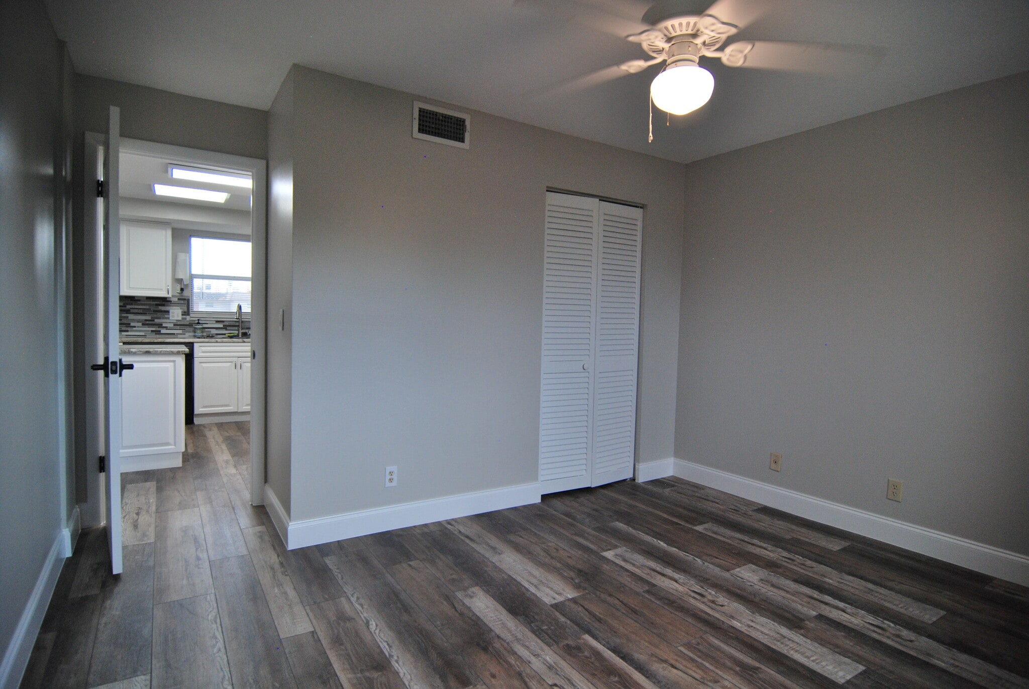 2nd bedroom - 729 Lori Dr