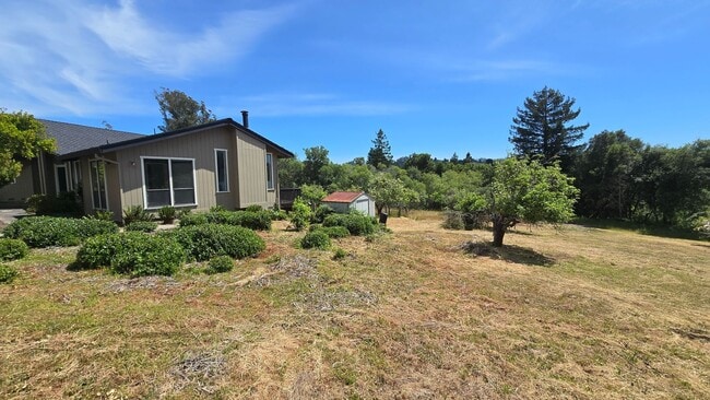 Building Photo - Beautiful West County Property Minutes Fro...