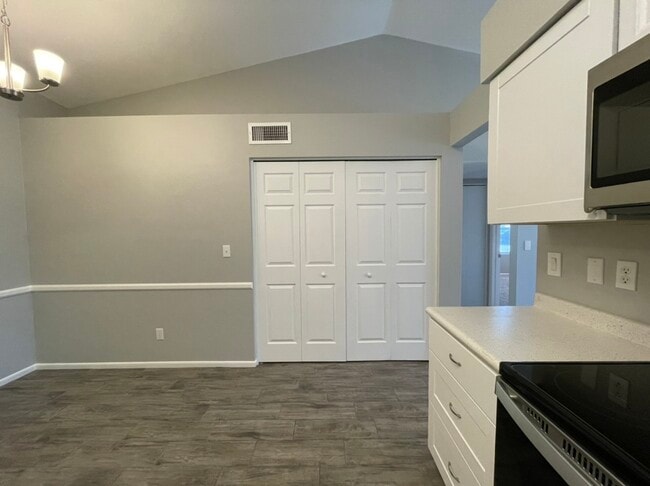 Pantry door closed - 726 S Nebraska St