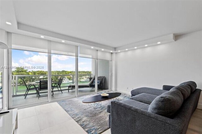 Building Photo - 5700 Collins Ave