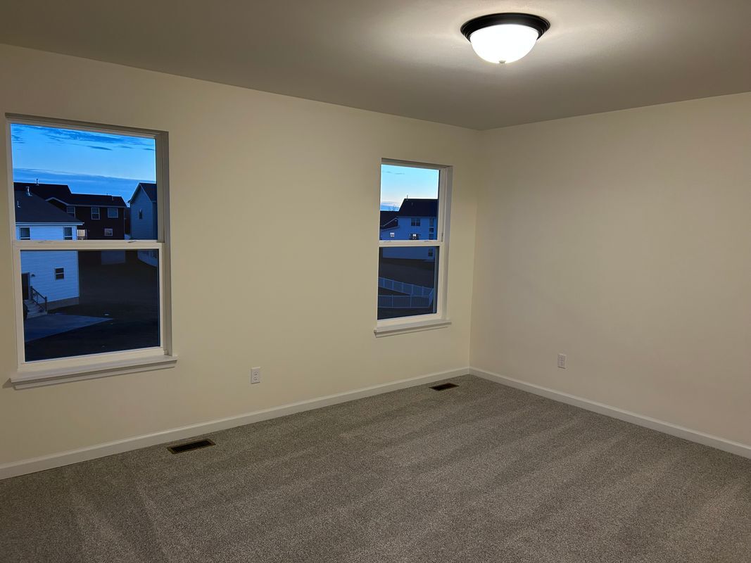 Building Photo - 402 Yellow Rose Ct