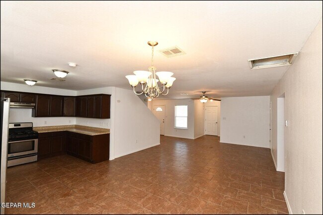 Building Photo - 1591 Hartsdale Dr