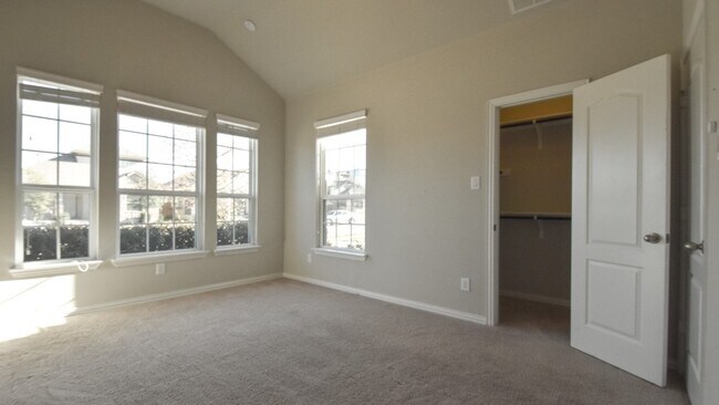 Building Photo - 613 Palmilla St