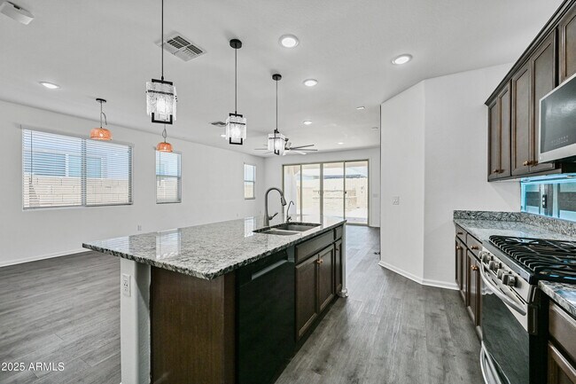 Building Photo - 4030 W Ross Ave