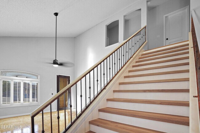 Building Photo - 12323 Sombra Grande Dr