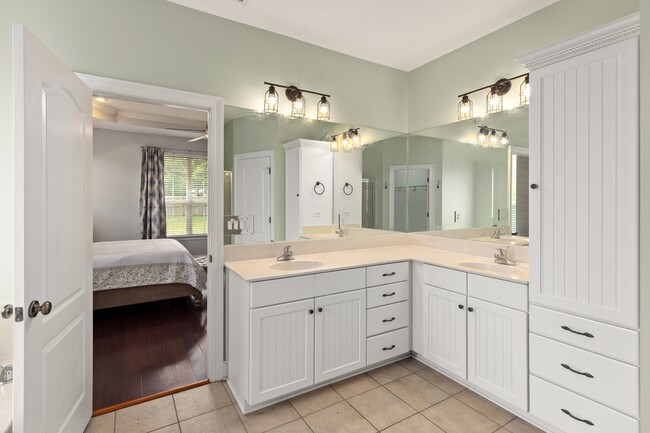 Building Photo - 2899 Chanterelle Cove