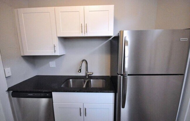 Building Photo - Dimora