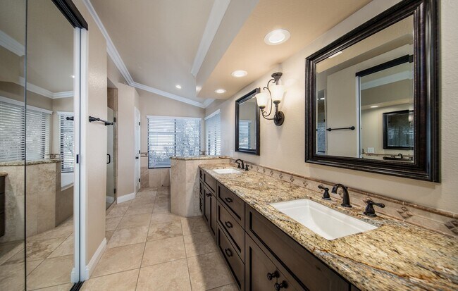 Building Photo - Beautiful 4 Bedroom Home on Cul-de-sac
