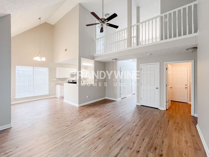 Building Photo - 305 Shadetree Ln