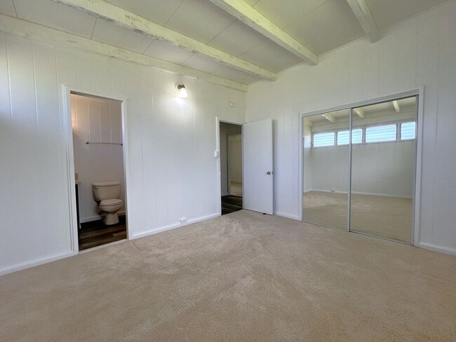Building Photo - Peaceful Manoa - Spacious three bedroom, o...