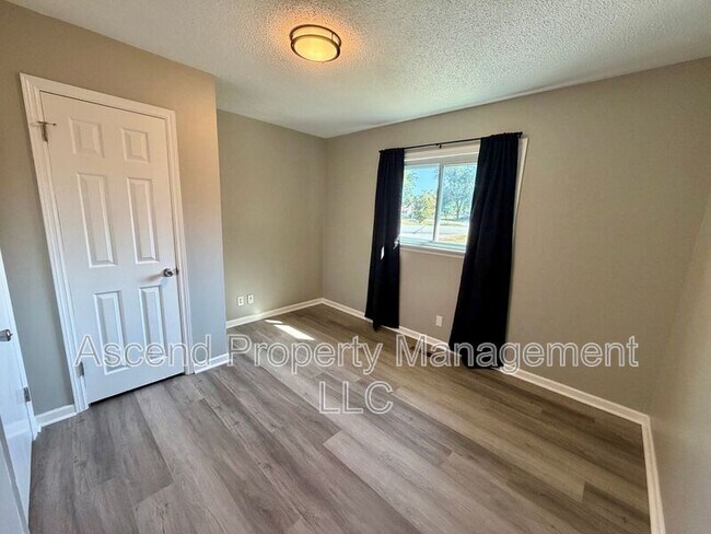 Building Photo - 7707 Canyon Dr