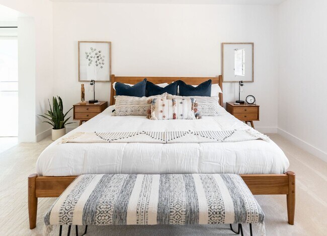 Building Photo - Tempe Beauty! 2199 Sq Ft 4 bedroom 2 bath ...