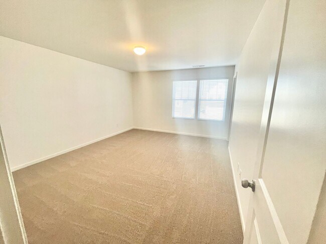 Building Photo - BEAUTIFUL 3 Bedroom Paired Home minutes from I-77 and I-40 - SPRING SPECIAL