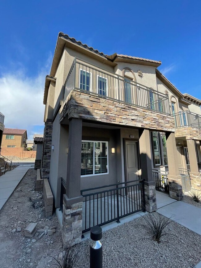 Primary Photo - Beautiful Townhome in Providence Gated Com...