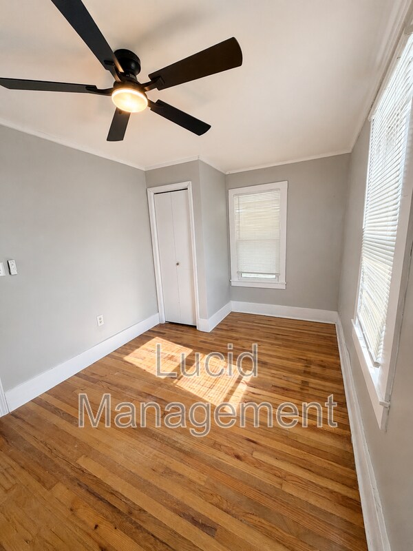 Building Photo - 1512 Bluegrass Ave