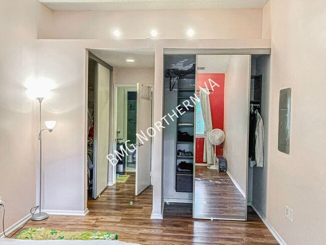 Building Photo - 11013 Villaridge Ct