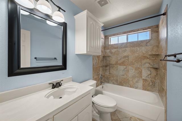 Building Photo - 3652 Blue Spruce Dr
