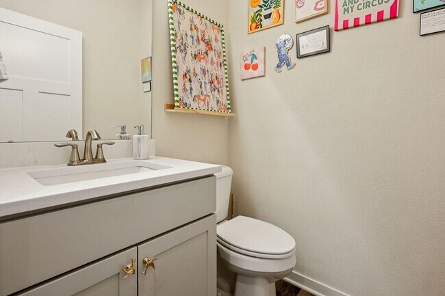 Building Photo - 2945 N 186th St