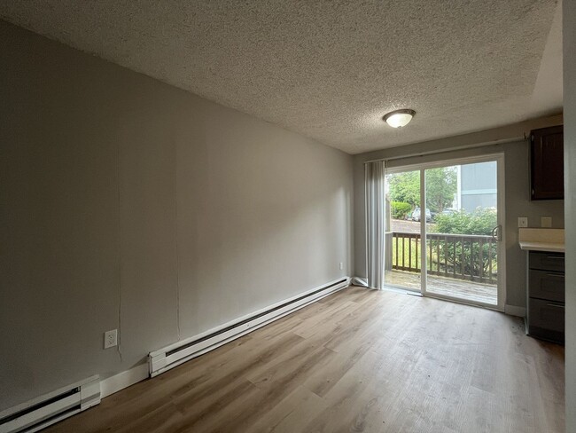 Building Photo - 4911 SW Beaverton Hillsdale Hwy