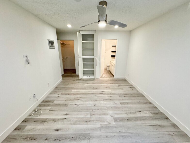 Building Photo - 3546 Hughes Ave