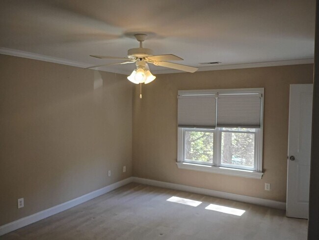 Building Photo - Luxury Living: 4 Bedroom home in Chapel Hill w/ spacious interior | 2 Year Lease Term