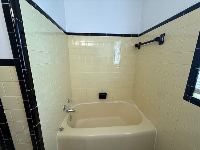 Building Photo - home for rent in South St. Pete