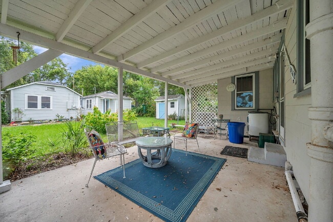 Building Photo - Gulfport Arts District Living — Furnished 3BR Bungalow with Large Yard and Easy Coastal Access |