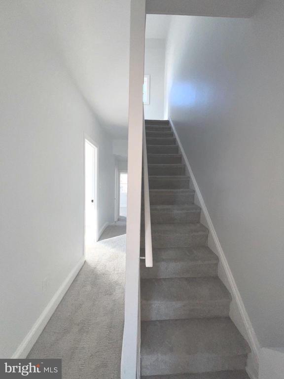 Building Photo - 405 N 2nd St