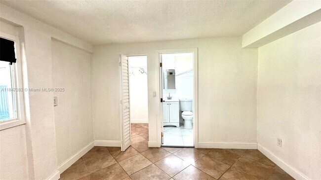 Building Photo - 9130 SW 27th St