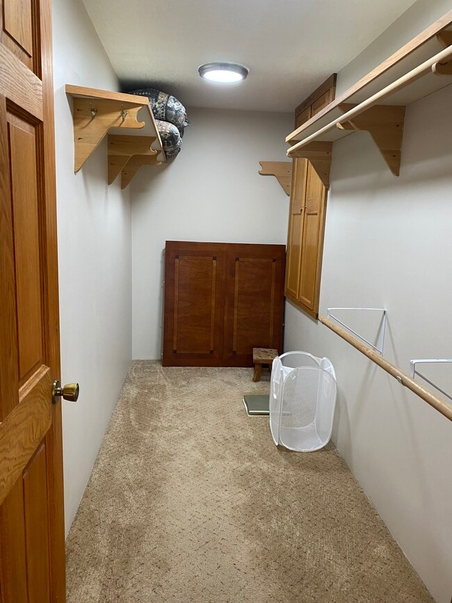 Building Photo - 391 N Somers Rd